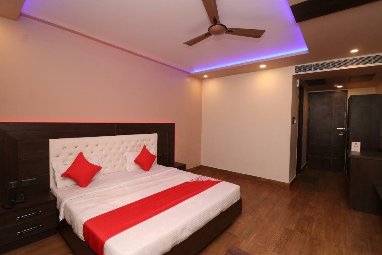 Oyo 33387 Laxmi Lawn And Resort Suite Lucknow Zewnętrze zdjęcie