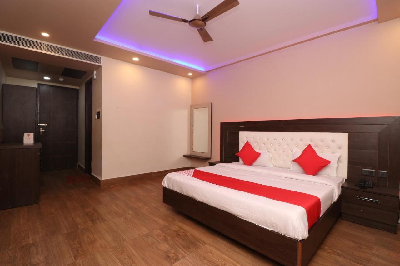Oyo 33387 Laxmi Lawn And Resort Suite Lucknow Zewnętrze zdjęcie