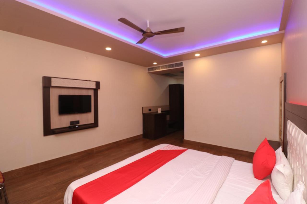 Oyo 33387 Laxmi Lawn And Resort Suite Lucknow Zewnętrze zdjęcie